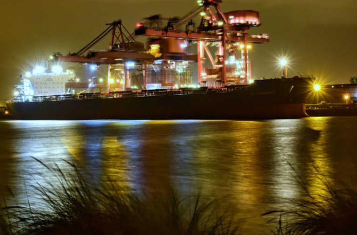 兩個(gè)財(cái)團(tuán)收購了EDF在敦刻爾克液化天然氣公司65.01％的股份