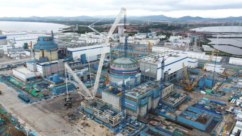 海陽核電4號(hào)機(jī)組鋼制安全殼頂封頭順利吊裝就位