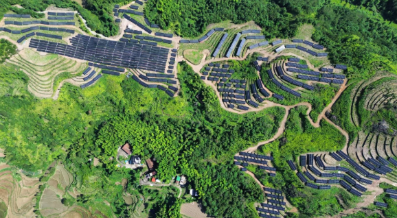 文成縣農(nóng)光互補(bǔ)光伏發(fā)電項目全容量并網(wǎng)發(fā)電